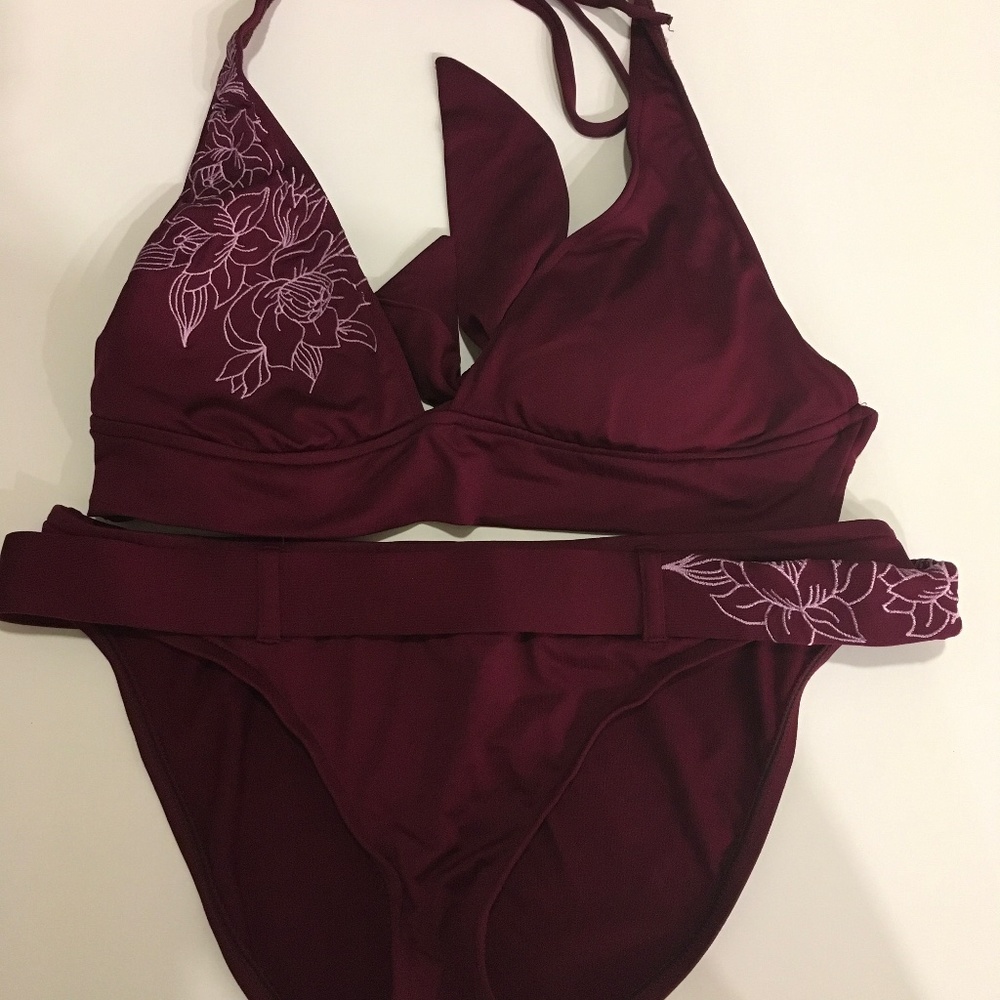 Mossimo Piece Bikini Size  XL Top Size L Bottom